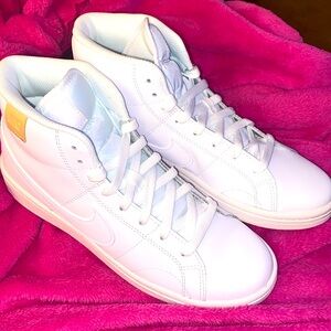 Women’s Nike Court Royale 2 Mid